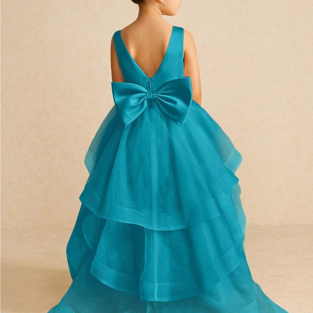 Azazie ‘Pumpkin’ flower girl dress in Jade with detachable train Sz 6